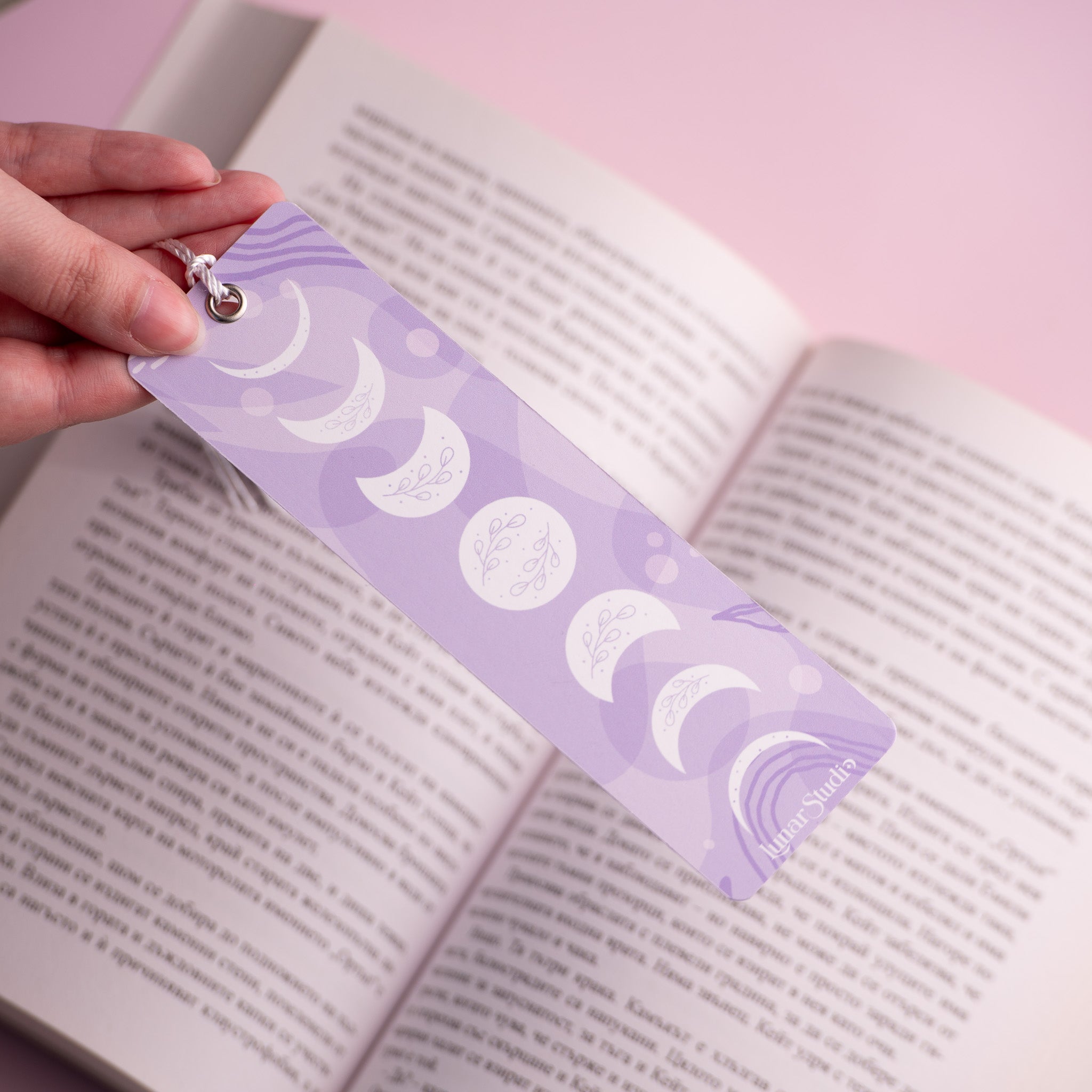 Книгоразделител "Луна" Lunar Studio